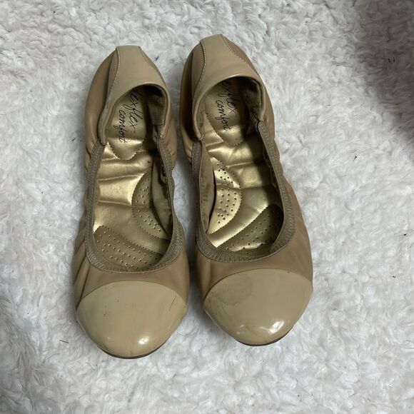 Dexflex comfort two tone khaki and patent faux leather ballerina flats size 10 - Picture 1 of 7
